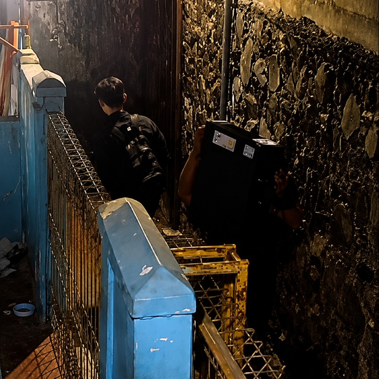 Tiga Orang pelaku Curi Dua Baterai Litium Tower dalam Waktu 30 Menit, Terekam CCTV